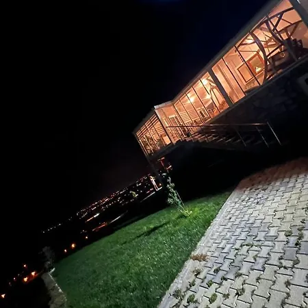 1-bahçeli Ve Manzaralı - Villa