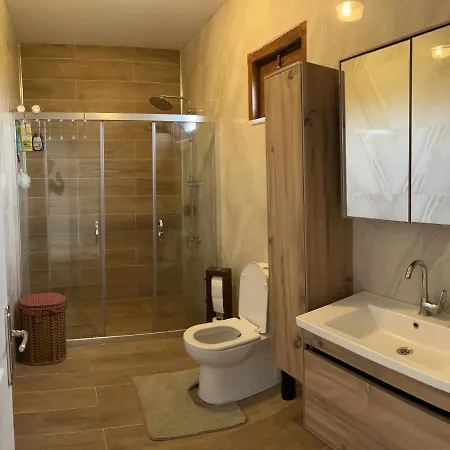 1-bahçeli Ve Manzaralı - Villa